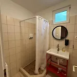Heera Apartmans 公寓